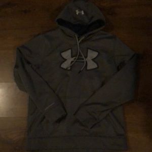 Men’s Medium under armour hoodie
